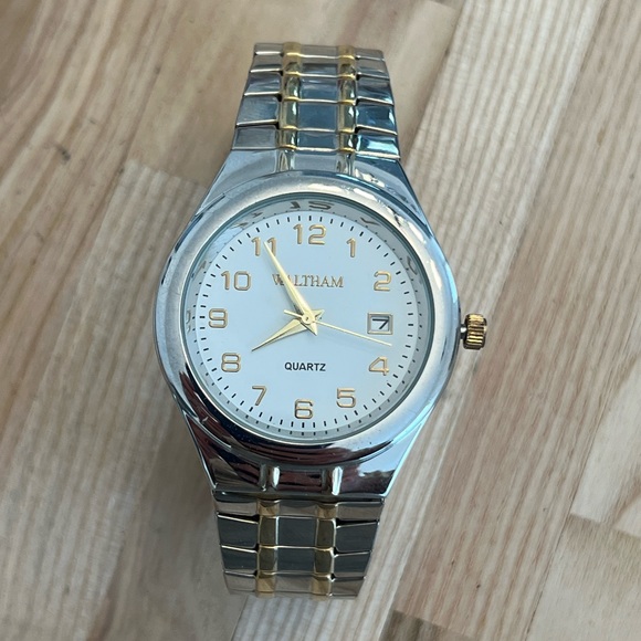 Waltham Men’s Watch White Dial Two Tone Stretch Bracelet Date Window Gold Hands - Picture 5 of 8